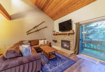 352 - Snowcreek Pet-Friendly Condo Golf Course Access has Balcony rooms