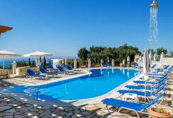 Captain Spiros Studios has Balcony rooms