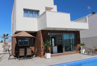 Villa in Pilar de la Horadada has Balcony rooms