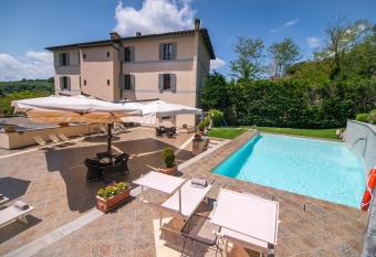 Hotel La Colonna has Balcony rooms