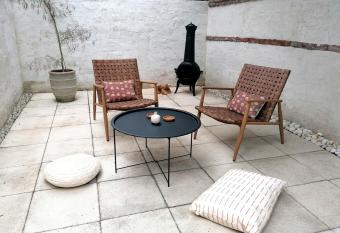 Unique city centre house with log burner & courtyard has Balcony rooms