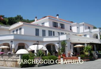 Hotel Torre has Balcony rooms