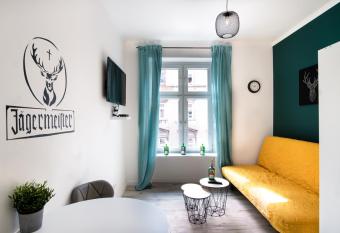 Dream Aparts - Jager Studio allows 18 year olds to book a room