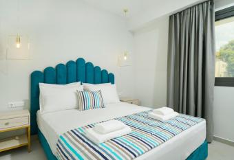 Miracle Suites by Klisma beach has Balcony rooms