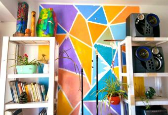 Apartamento en piso alto, con incre  ble vista! allows 18 year olds to book a room