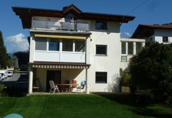 Haus Fabro has Balcony rooms