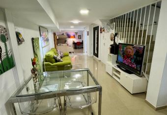 BADAROSA 2 House10min to BARCELONCity&NearTo BEACH allows 18 year olds to book a room