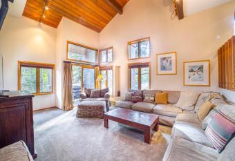 445 - Pet-Friendly Condo Private Balcony Stunning Views has Balcony rooms