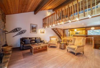 473-Pet Friendly Snowcreek Retreat has Balcony rooms