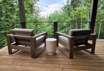 Mountain Abode - New - Hot Tub - Mountain Luxury allows 18 year olds to book a room