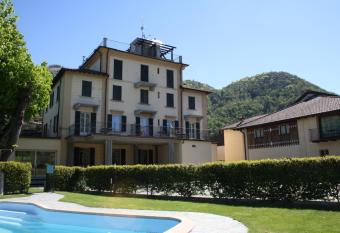 Hotel La Torre allows 18 year olds to book a room