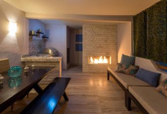 Exquisite Penthouse La Isla has Balcony rooms