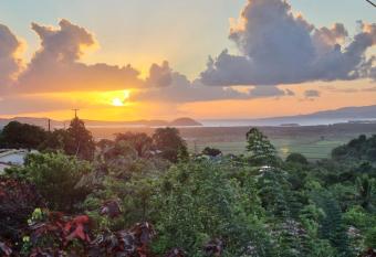 Casab  l   allows 18 year olds to book a room