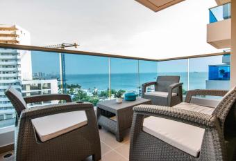 ESPECTACULAR APTO PARA ESTRENAR CON VISTA AL MAR has Balcony rooms