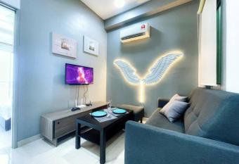 #Q S&THomez              Free WiFi & NetFlix MesaMall KLIA has Balcony rooms