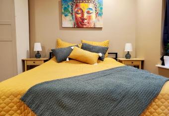 Northern-Liberties 1 Bdr Comfy and Convenient has Balcony rooms