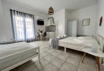 Eviamar has Balcony rooms