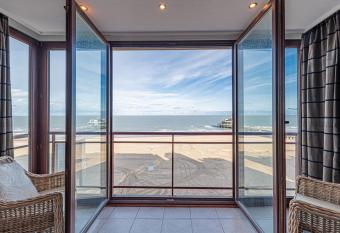 Appartement Blankenberge Zeedijk aan de Pier allows 18 year olds to book a room