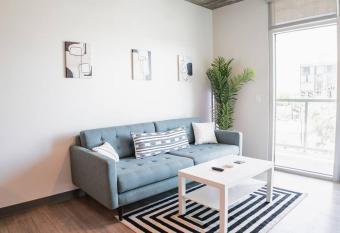 Beautiful Fully-Loaded Luxury 1BR Located Downtown has Balcony rooms