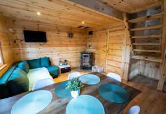 Oleandria Domek z kominkiem has Balcony rooms