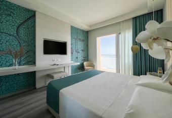 Hotel Rex has Balcony rooms