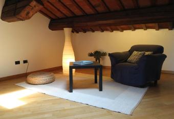 Vulandra: tipica casa ferrarese a 50 mt dal duomo has Balcony rooms