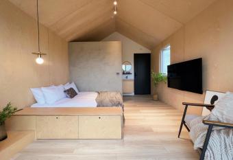 Sun Wild BnB has Balcony rooms