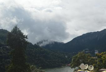 Lakshmi Kutteer Homestay has Balcony rooms