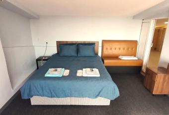 ByBoss-Cedar Hotel Galata has rooms with a private hot tub