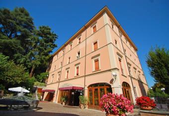 Alla Rocca Hotel Conference & Restaurant allows 18 year olds to book a room