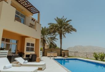 The Edge Villa has rooms with a private hot tub