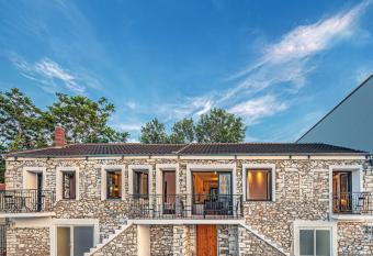 DreamStone Residence allows 18 year olds to book a room