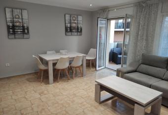 Piso de 4 habitaciones en el centro de Roses has Balcony rooms