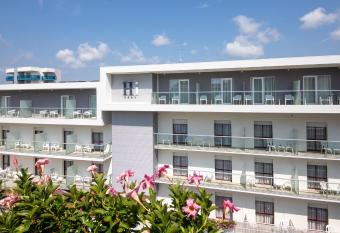 Hotel Imperia has Balcony rooms