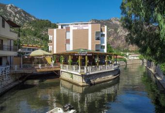 TURUN   DREAM HOTEL has Balcony rooms