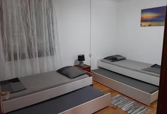 Vikendica Nina has Smoking/Balcony rooms