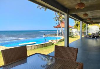 Coco Blu Villa has Smoking/Balcony rooms