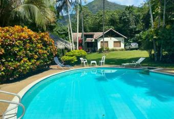 HERMOSA CASA CON PISCINA PRIVADA has Balcony rooms