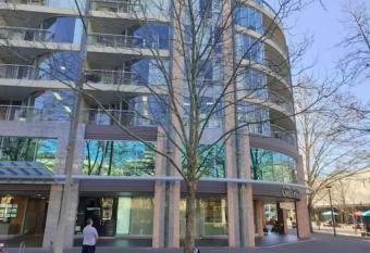 One-bedroom Apartment in the Centre of the City has Balcony rooms