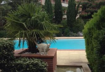 Appartement Toulouse-Tournefeuille Calme et Verdoyant allows 18 year olds to book a room