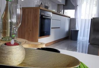 Tesli   Apartman NiA has Balcony rooms