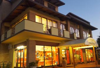 Hotel Duca Della Corgna has Balcony rooms