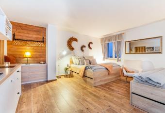 Apartm  ny Cimrovka has Balcony rooms