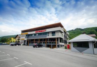 Hotel Kavalir has Balcony rooms