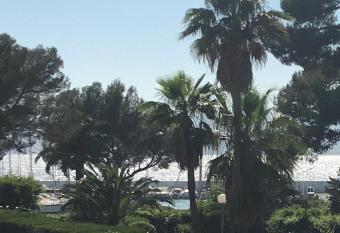 Cap Raphael has Balcony rooms