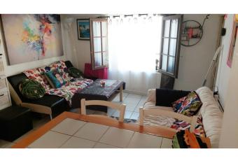 Appartement lumineux et cosy en plein coeur de Montpellier allows 18 year olds to book a room