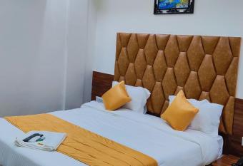 Hotel Mountain View allows 18 year olds to book a room