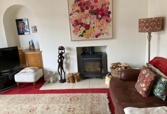 Rose Cottage allows 18 year olds to book a room