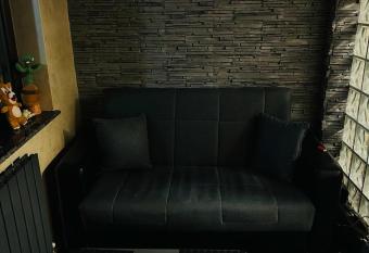 Lovely 1 bedroom flat in a 2 ground floor house has Balcony rooms