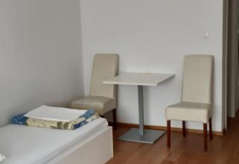 Apartmani M allows 18 year olds to book a room